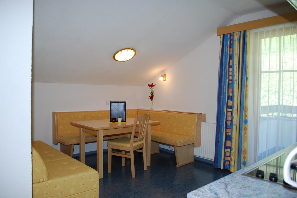 Chasa Monthani Ischgl Zimmer foto